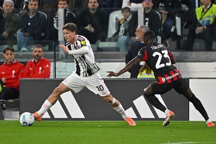 莱切2-1都灵，班达、拉萨纳-库利巴利建功