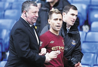 沃尔特马德：我们从第一秒开始就展现赢球决心；明年继续进球