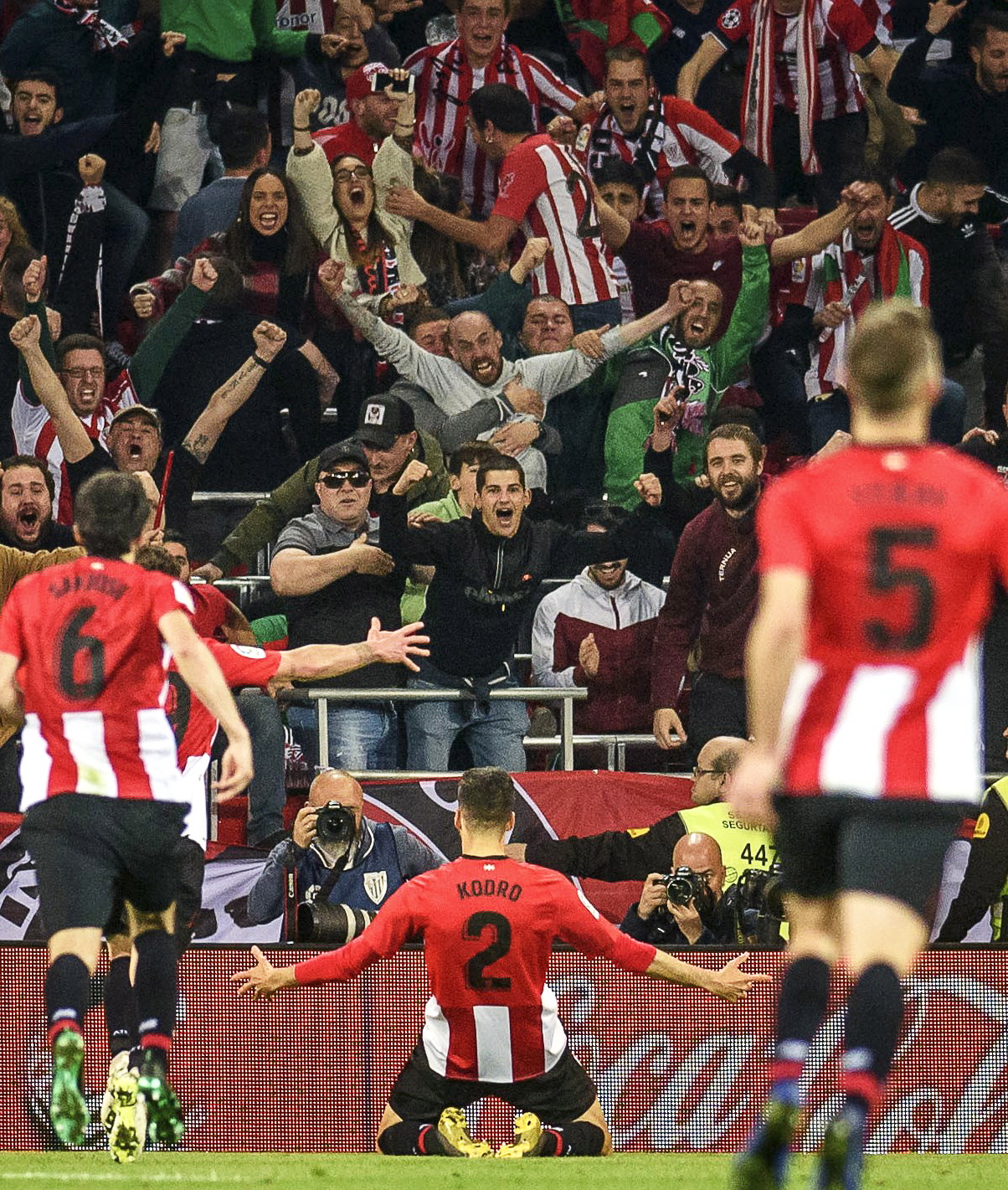 NBA：凯尔特人延续强势 双探花合砍60分