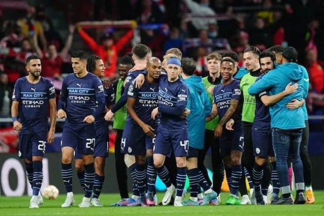 西蒙斯：很开心见到孙兴慜，他是热刺传奇&我很荣幸继承7号